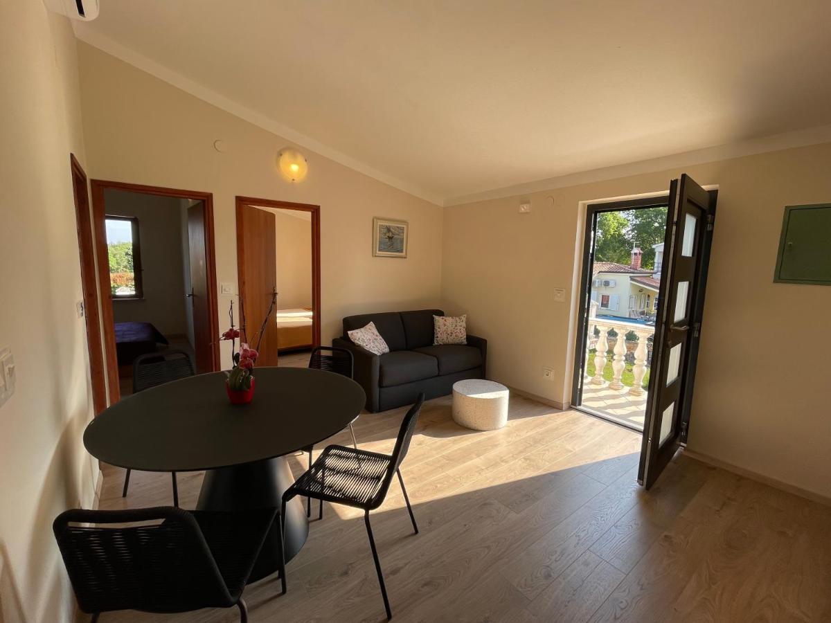 Apartmani Martina 포레치 외부 사진