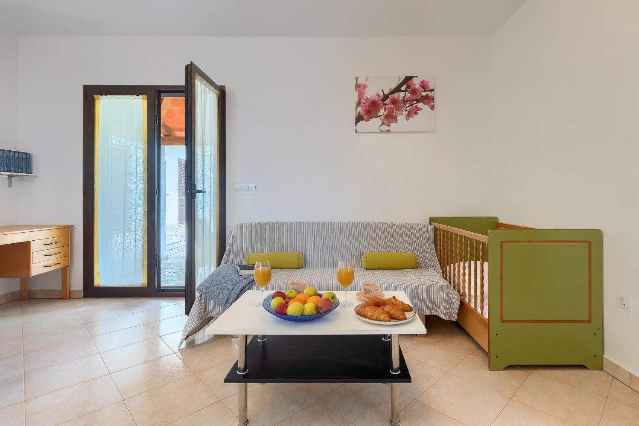 Apartmani Martina 포레치 외부 사진