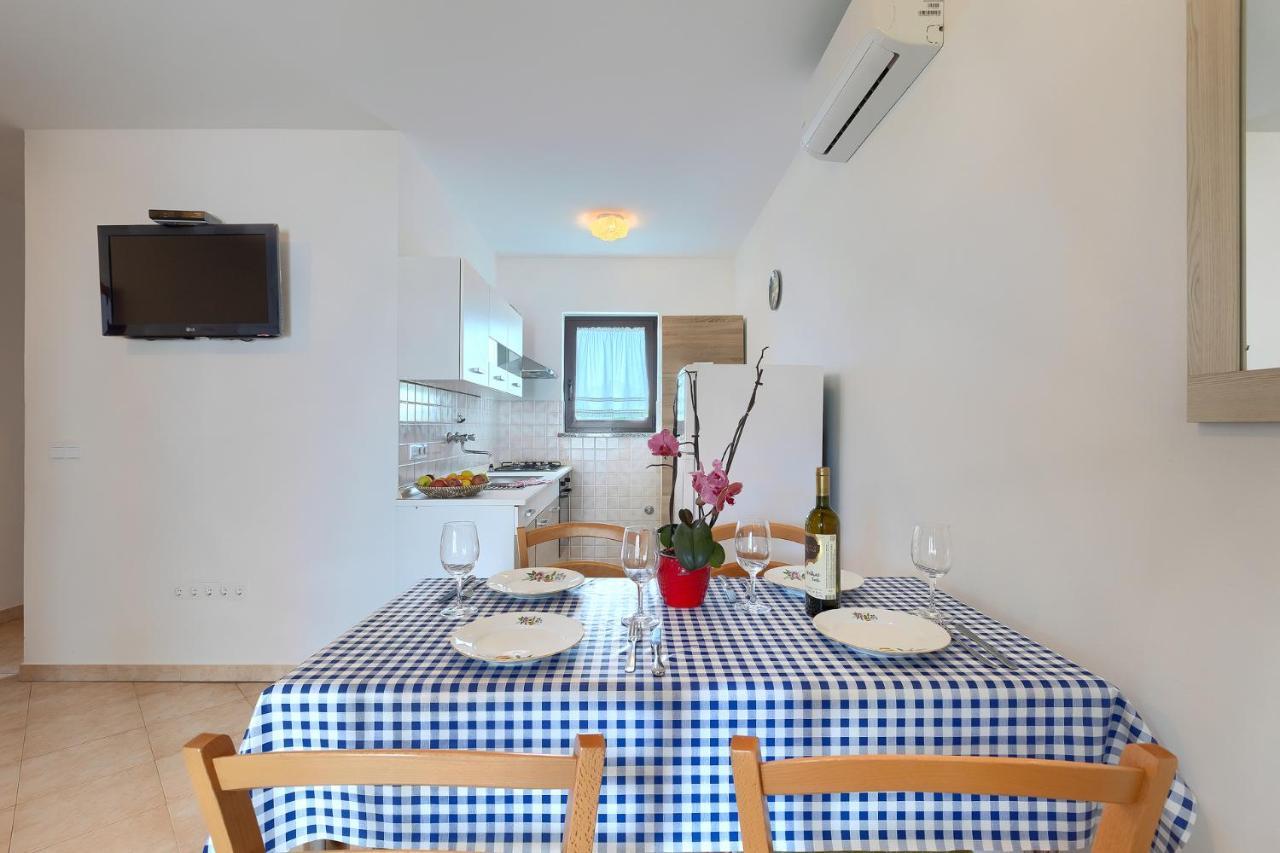 Apartmani Martina 포레치 외부 사진