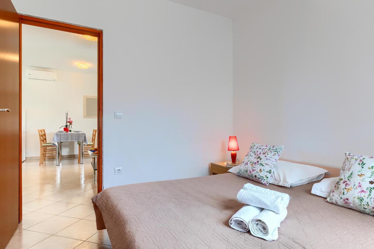 Apartmani Martina 포레치 외부 사진
