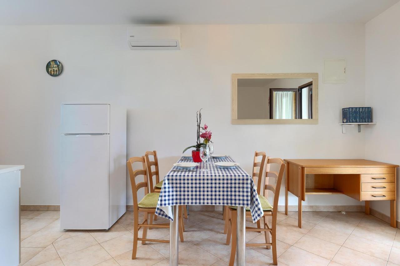 Apartmani Martina 포레치 외부 사진